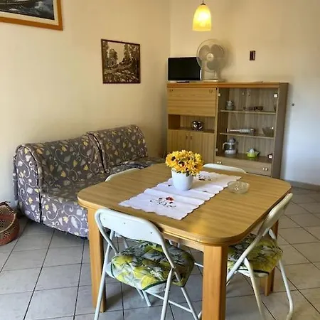 Apartment Grazia&andrea Pratoranieri, Capraia 17, 100m. Mare