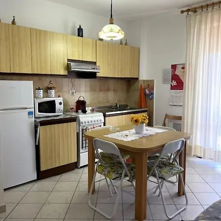 Apartment Grazia&andrea Pratoranieri, Capraia 17, 100m. Mare