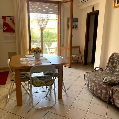 Grazia&andrea Pratoranieri, Capraia 17, 100m. Mare Apartment *