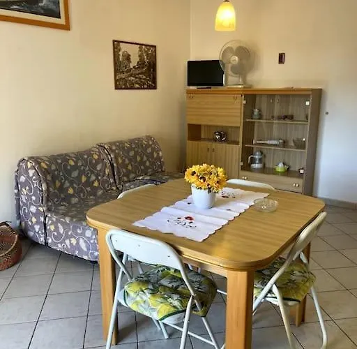 Daire Grazia&andrea Pratoranieri, Capraia 17, 100m. Mare